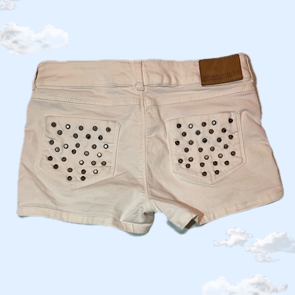 Zara Pants - 2010’s Low-Rise White Zara Studded Denim Shorts